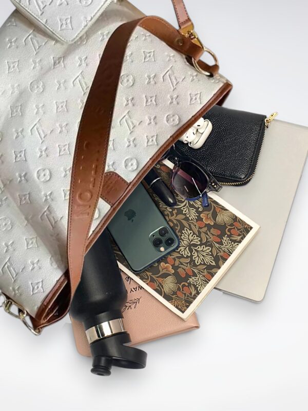 DBS-LC472 - Delightful MM Handbag Deal
