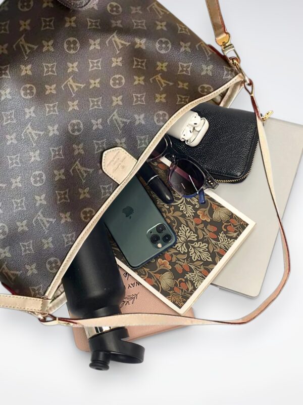 DBS-LC476 - Delightful MM Handbag Deal