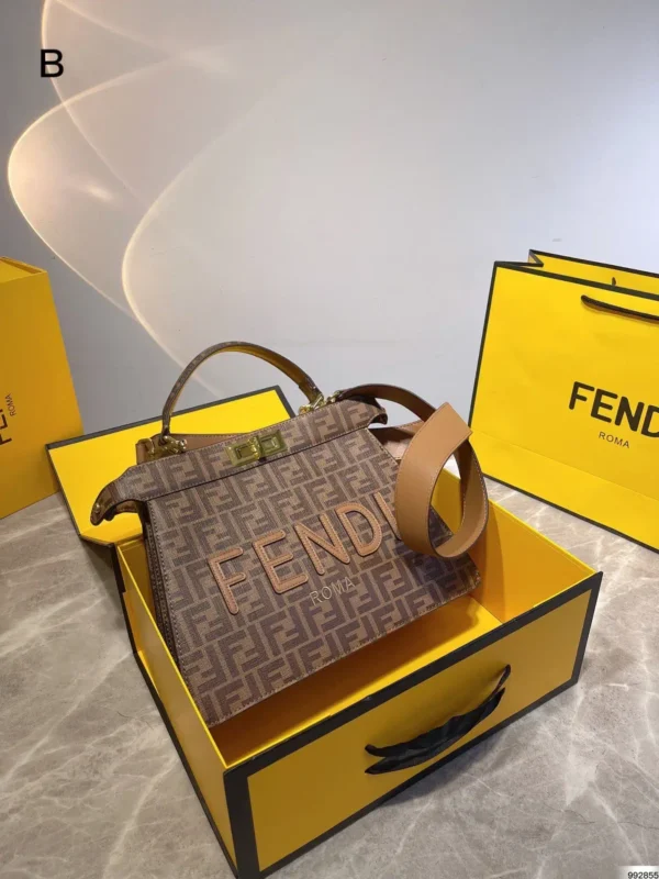 FN46 - Fendi Women's Fashion Bag