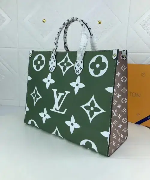 LC342 - Louis Vuitton Women's Fashion Bag