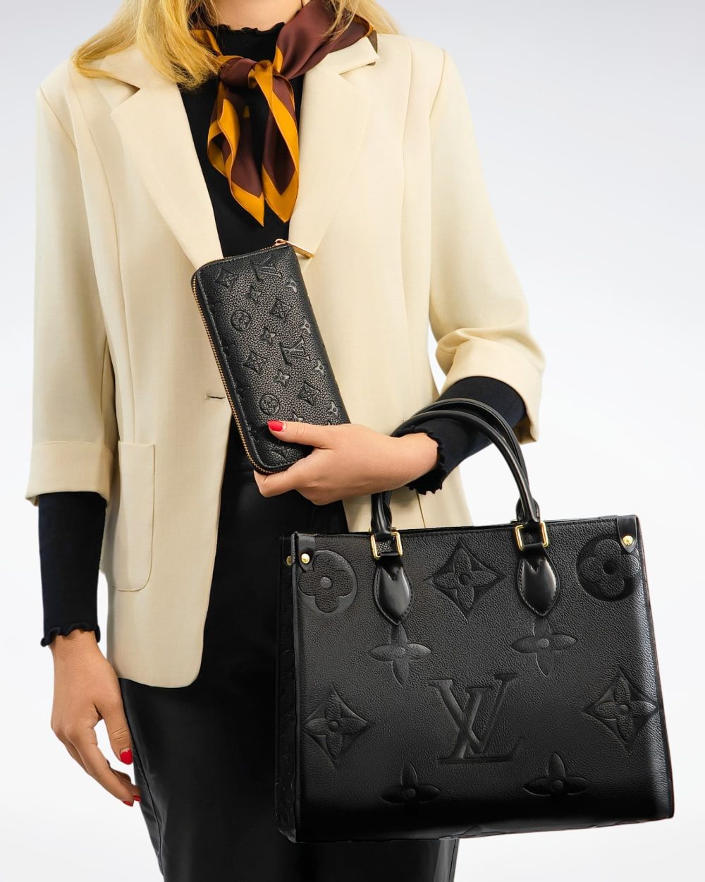 DBS-LC385 - Onthego MM Handbag Deal