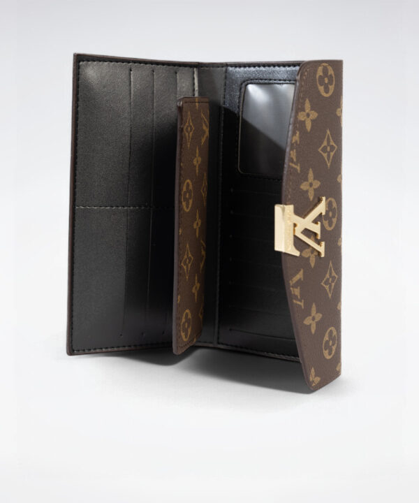 DBS-LC478 - Delightful MM Handbag Deal