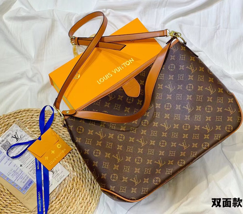 DBS-LC479 - Delightful MM Handbag Deal