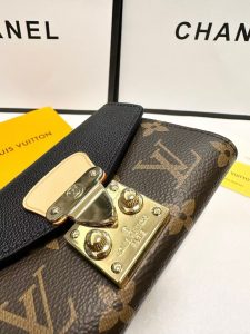 1:1 Replica Louis Vuitton Pallas Monogram 13cm Black