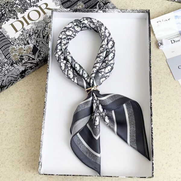 Random Style Fashion Scarves