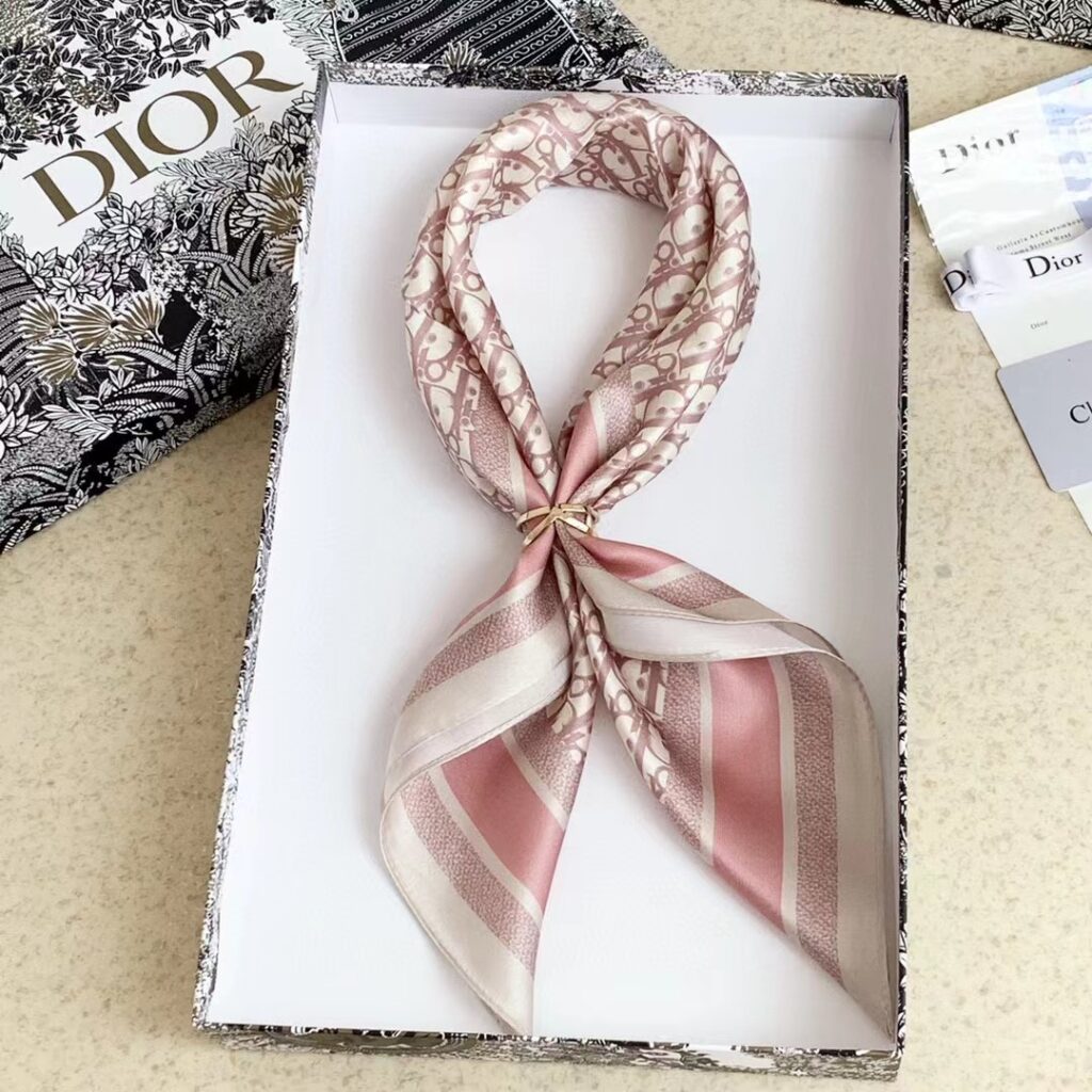 Square 70cm Silk Scarves (Random Style) - Image 4