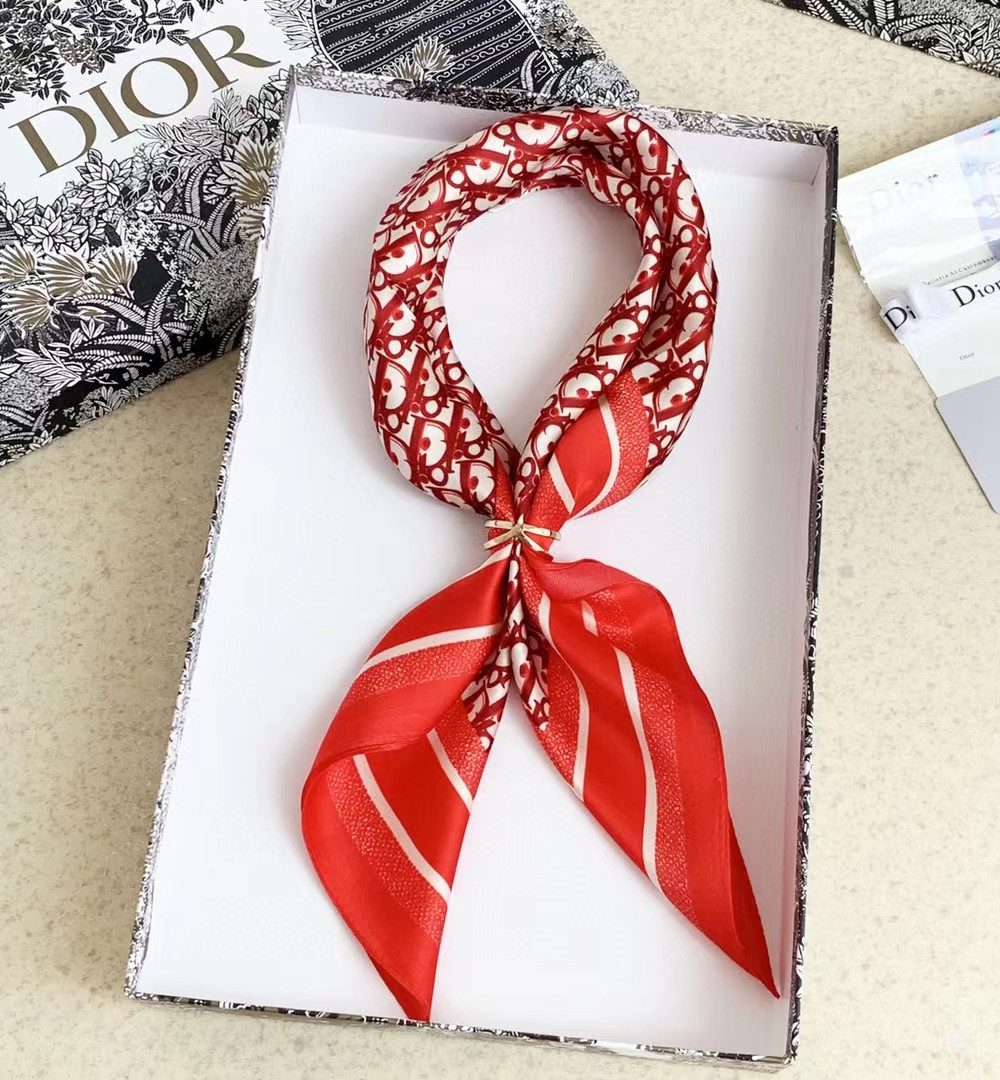 Square 70cm Silk Scarves (Random Style)