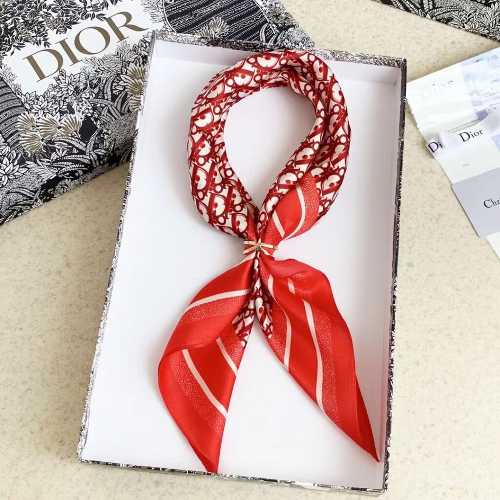Square 70cm Silk Scarves (Random Style) - Image 3