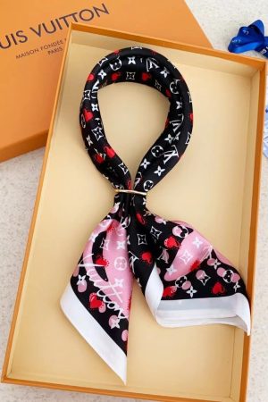 Square 70cm Silk Scarves (Random Style)