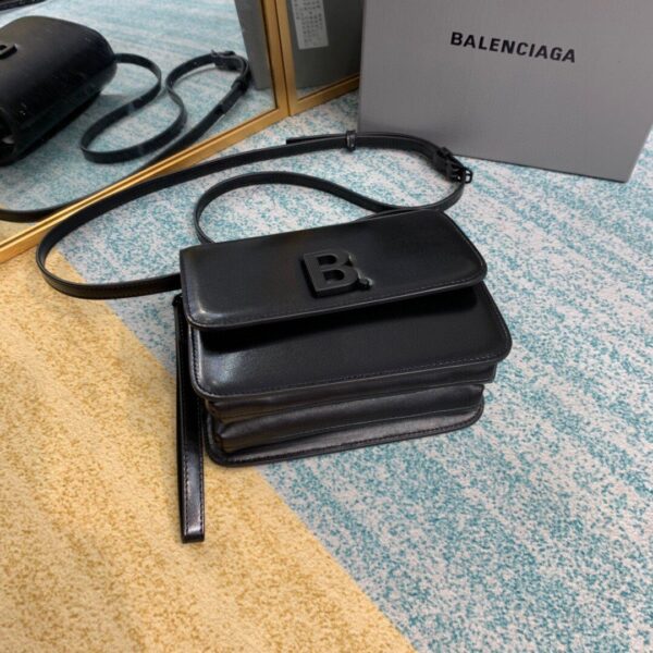 Balenciaga Bolso Bandolera B In Black, For Women, Women's Bags 7in/18cm