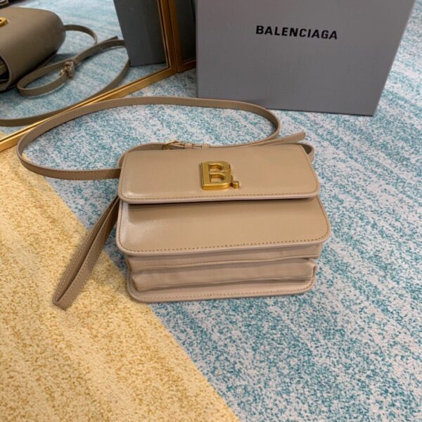 Balenciaga Bolso Bandolera B In Brown, For Women, Women's Bags 7in/18cm