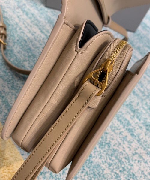 Balenciaga Bolso Bandolera B In Brown, For Women, Women's Bags 7in/18cm
