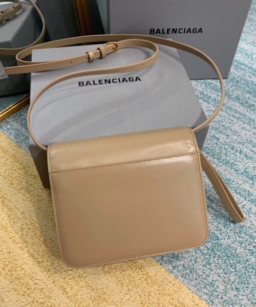 Balenciaga Bolso Bandolera B In Brown, For Women, Women's Bags 7in/18cm