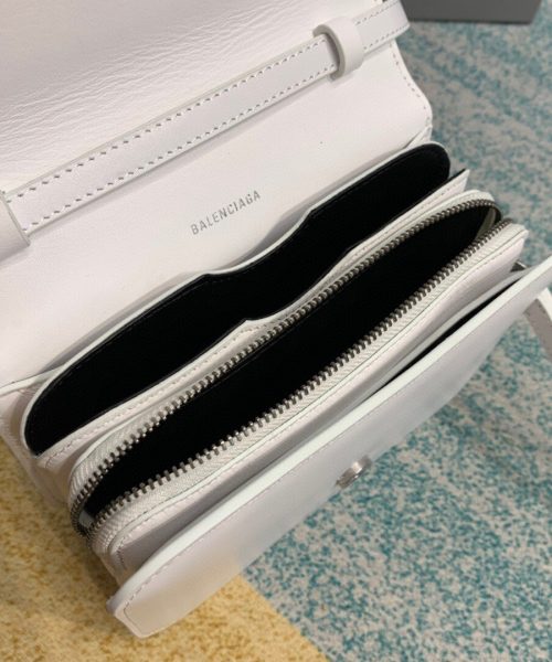 Balenciaga Bolso Bandolera B In White, For Women, Women's Bags 7in/18cm