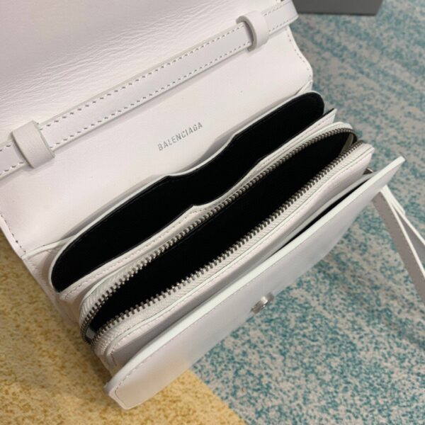 Balenciaga Bolso Bandolera B In White, For Women, Women's Bags 7in/18cm