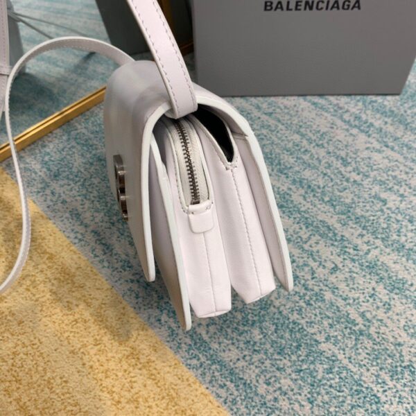 Balenciaga Bolso Bandolera B In White, For Women, Women's Bags 7in/18cm