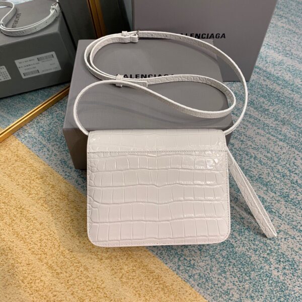 Balenciaga Bolso Bandolera B In White, For Women, Women's Bags 7in/18cm