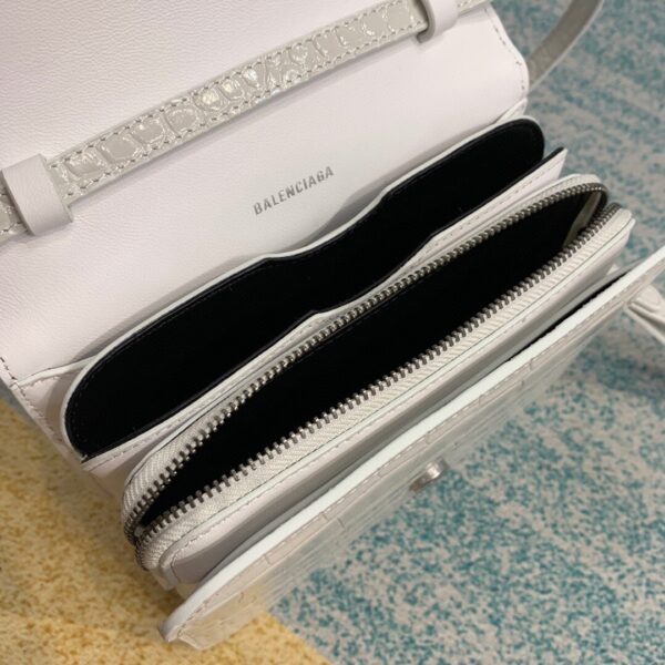 Balenciaga Bolso Bandolera B In White, For Women, Women's Bags 7in/18cm