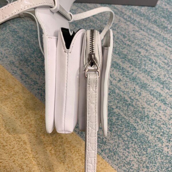 Balenciaga Bolso Bandolera B In White, For Women, Women's Bags 7in/18cm