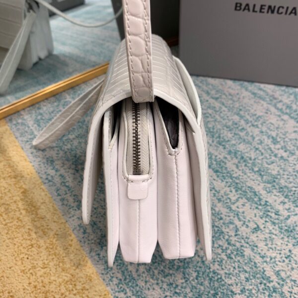 Balenciaga Bolso Bandolera B In White, For Women, Women's Bags 7in/18cm