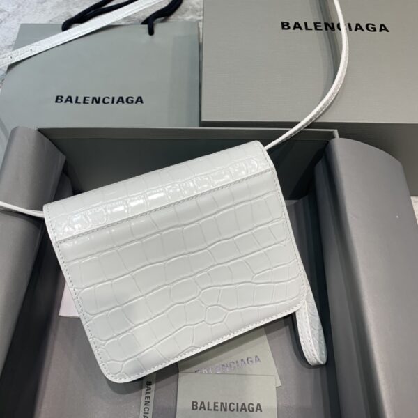 Balenciaga Bolso Bandolera B In White, For Women, Women's Bags 7in/18cm