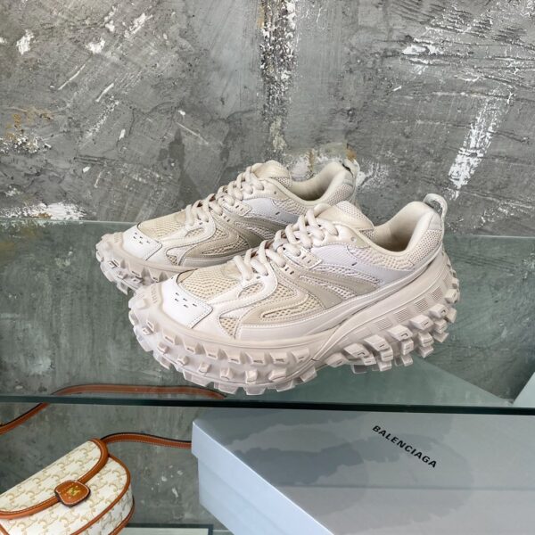Balenciaga Defender Trainers White For Women 685611W2RAA9110