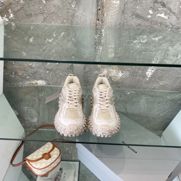 Balenciaga Defender Trainers White For Women 685611W2RAA9110