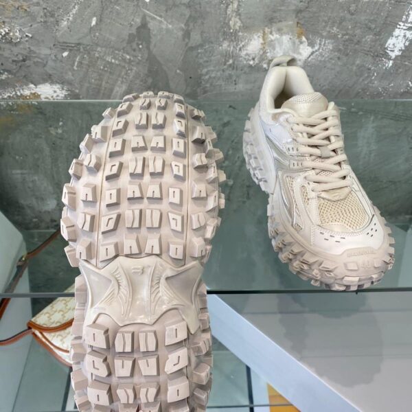 Balenciaga Defender Trainers White For Women 685611W2RAA9110