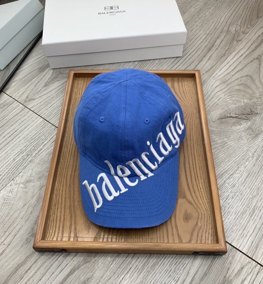 Balenciaga Diagonal Cap In Blue