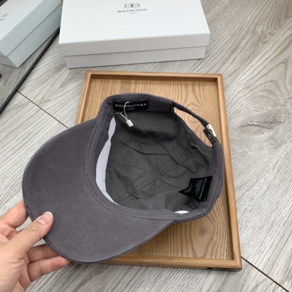 Balenciaga Diagonal Cap In Dark Grey