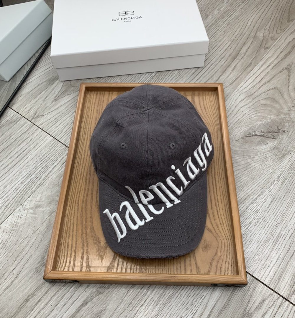 Balenciaga Diagonal Cap In Dark Grey