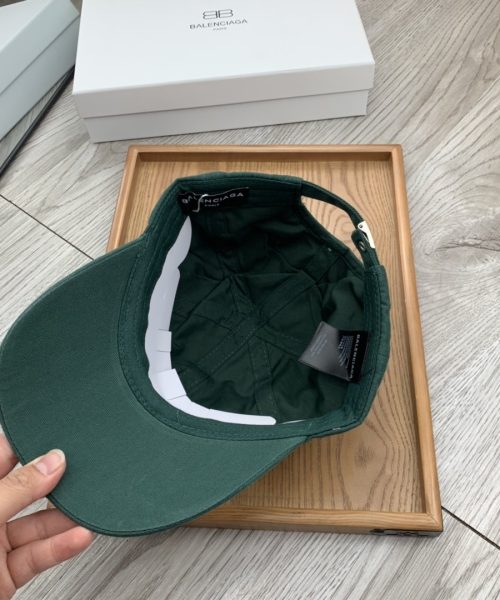 Balenciaga Diagonal Cap In Green