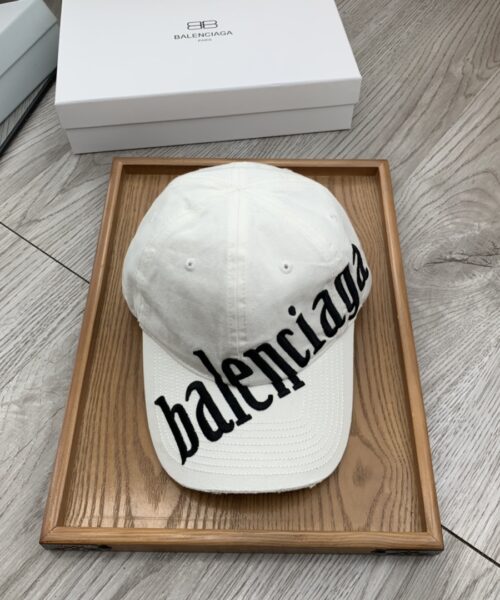 Balenciaga Diagonal Cap In White