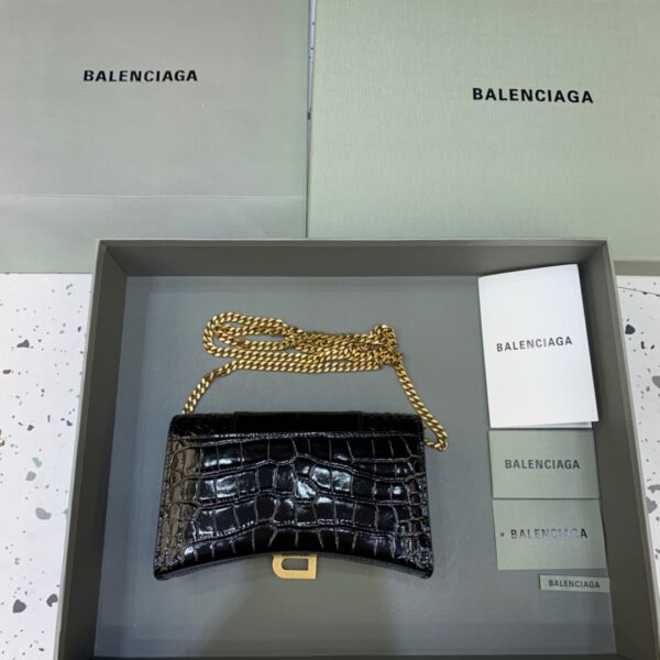 Balenciaga Hourglass Wallet On Chain in Black, For Women, Women's Bags 7.6in/19cm  6560501LRGM1000
