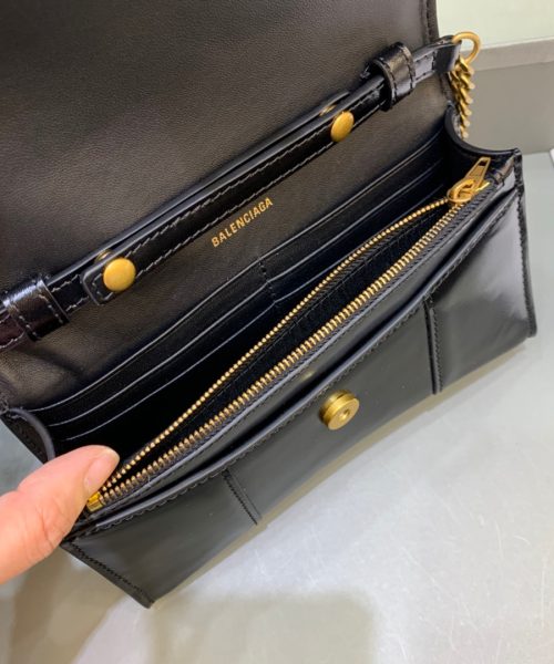 Balenciaga Hourglass Wallet On Chain in Black, For Women, Women's Bags 7.6in/19cm 6560501QJ4M1000