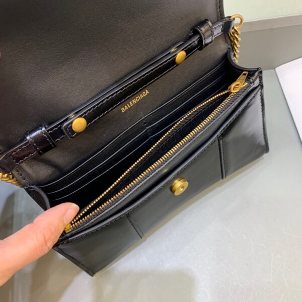 Balenciaga Hourglass Wallet On Chain in Black, For Women, Women's Bags 7.6in/19cm 6560501QJ4M1000