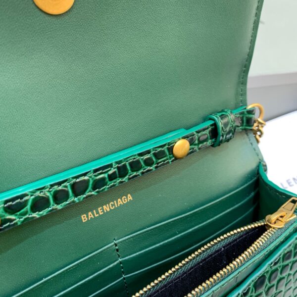 Balenciaga Hourglass Wallet On Chain in Dark Green, For Women, Women's Bags 7.6in/19cm 6560501LRGM3011