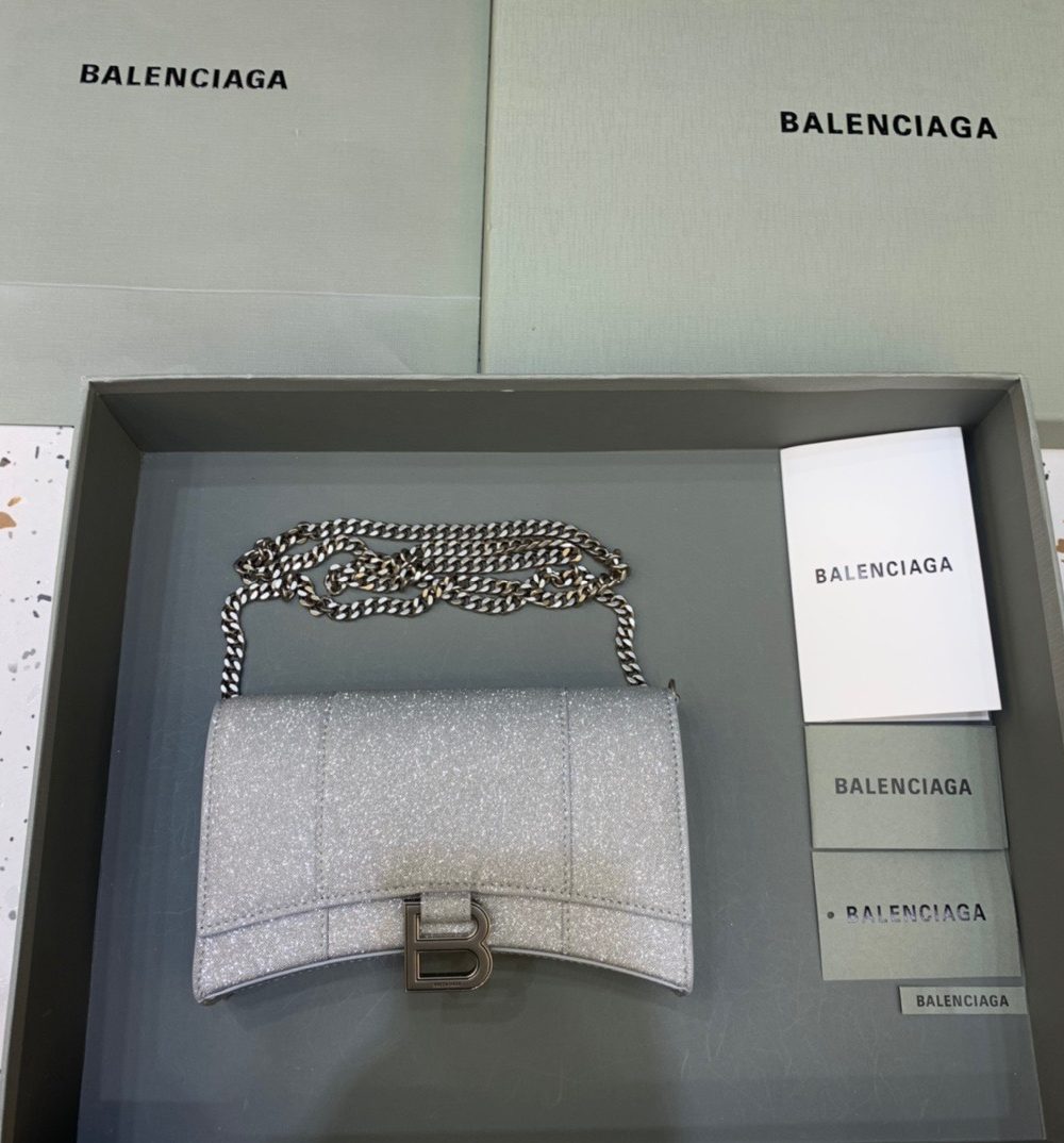 Balenciaga Hourglass Wallet On Chain in Grey, For Women, Women's Bags 7.6in/19cm 6560502102G1501
