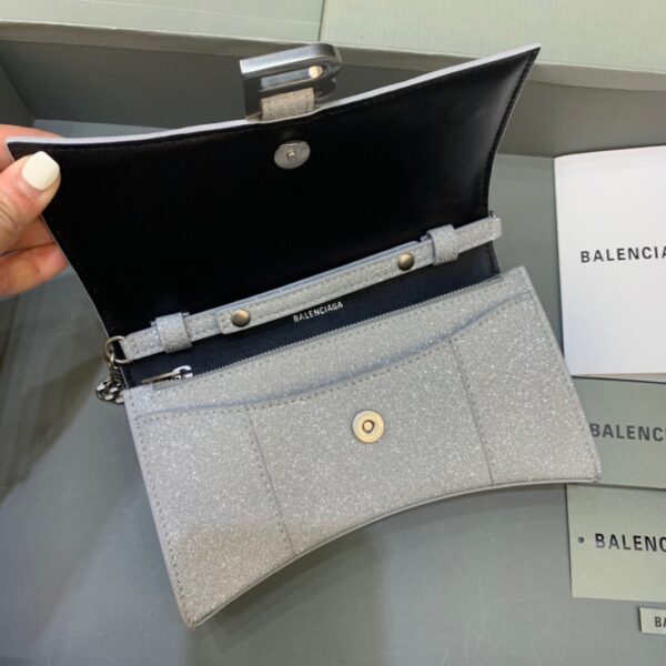 Balenciaga Hourglass Wallet On Chain in Grey, For Women, Women's Bags 7.6in/19cm 6560502102G1501