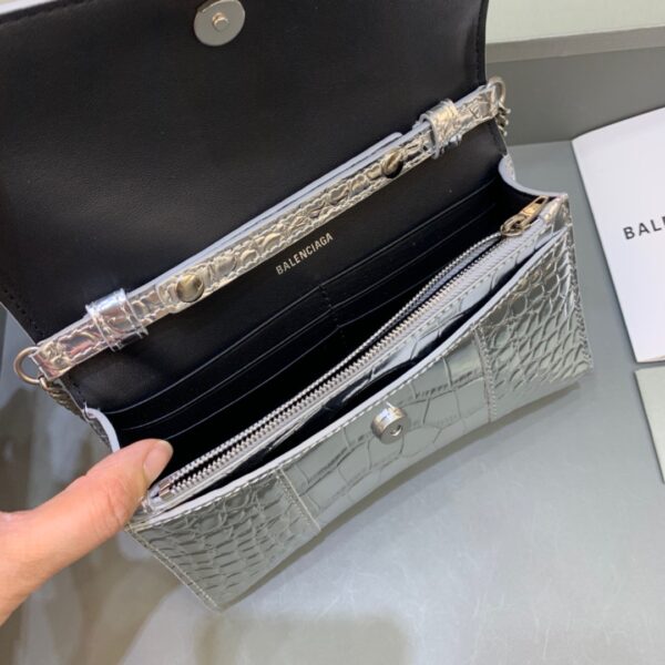 Balenciaga Hourglass Wallet On Chain in Sliver, For Women, Women's Bags 7.6in/19cm 6560501S4CY8110