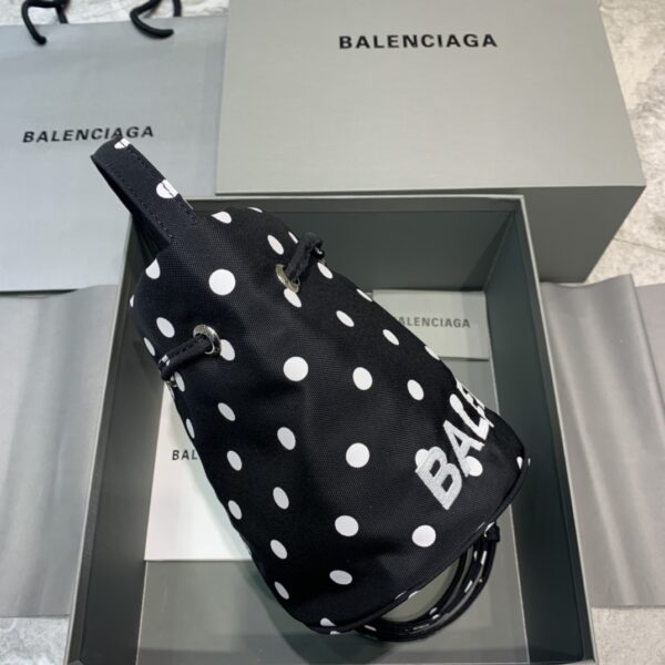 Balenciaga Le Cagole Medium Bucket Bag In Black, For Women, Women's Bags 7in/18cm