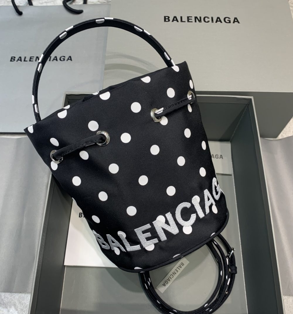 Balenciaga Le Cagole Medium Bucket Bag In Black, For Women, Women's Bags 7in/18cm