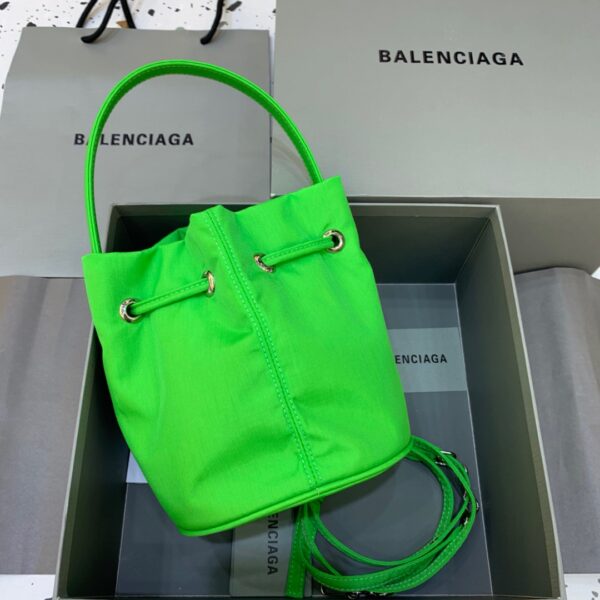 Balenciaga Le Cagole Medium Bucket Bag In Green, For Women, Women's Bags 7in/18cm