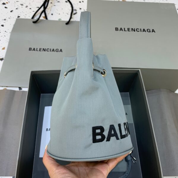 Balenciaga Le Cagole Medium Bucket Bag In Light Gray, For Women, Women's Bags 7in/18cm