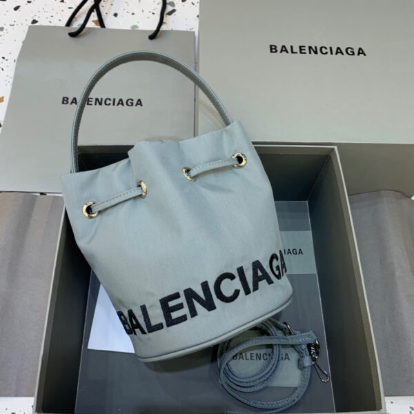 Balenciaga Le Cagole Medium Bucket Bag In Light Gray, For Women, Women's Bags 7in/18cm