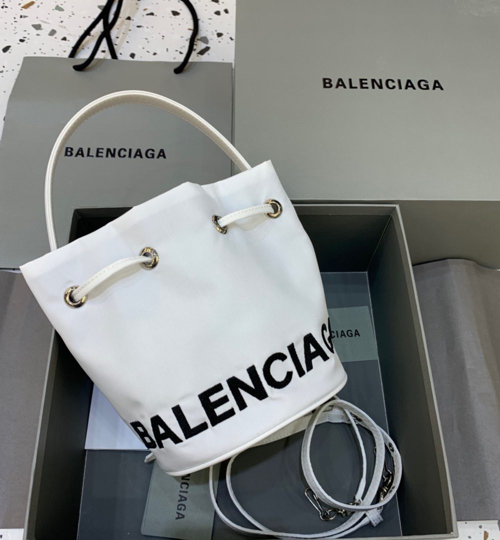 Balenciaga Le Cagole Medium Bucket Bag In White, For Women, Women's Bags 7in/18cm