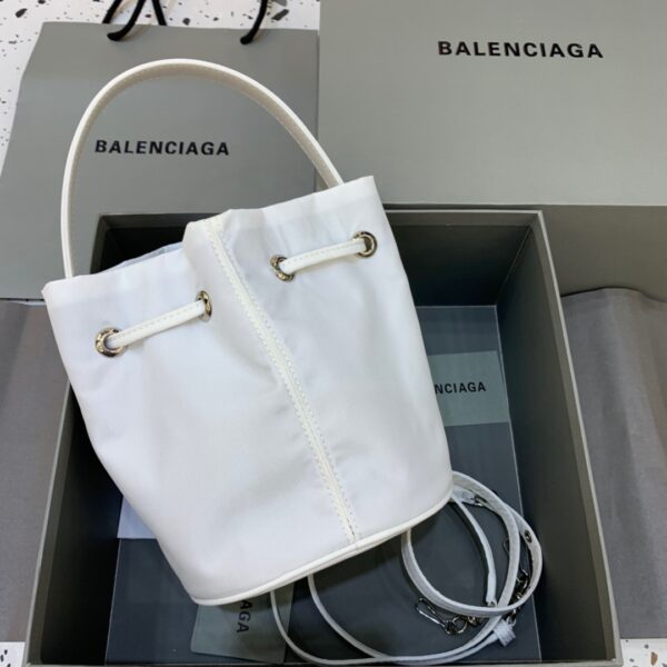 Balenciaga Le Cagole Medium Bucket Bag In White, For Women, Women's Bags 7in/18cm