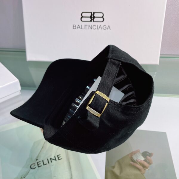Balenciaga Logo Cap In Black