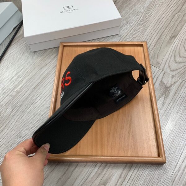 Balenciaga Logo Cap In Black