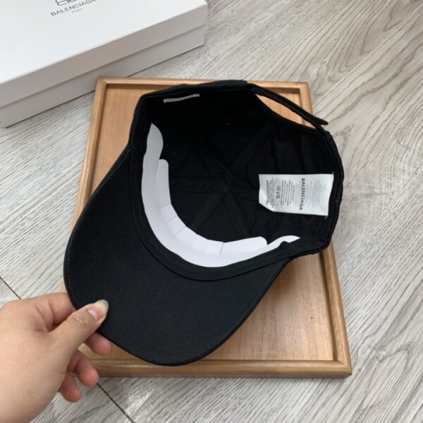 Balenciaga Logo Cap In Black